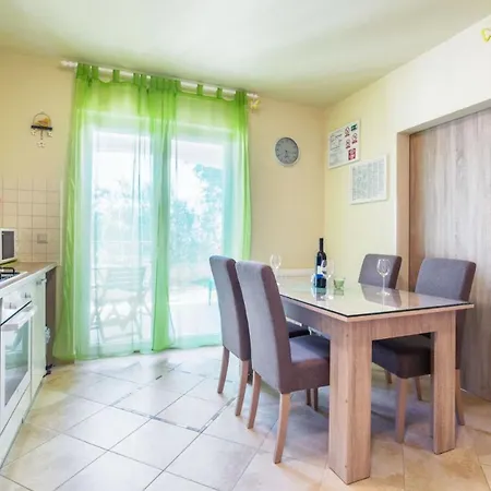 Luna Apartment